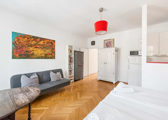 Bright With Terrace Apartament