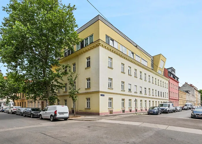 Bright With Terrace Apartament *