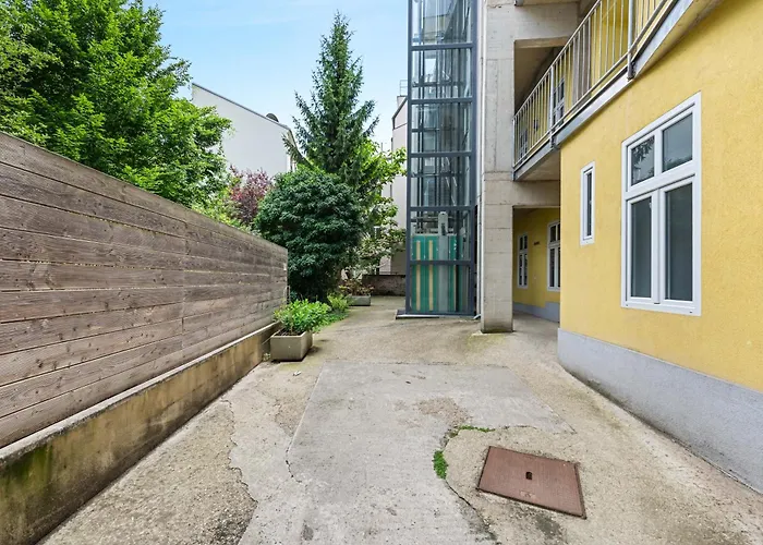 Bright With Terrace Apartament *